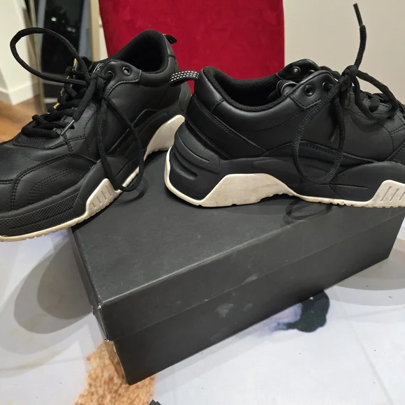 Versace Jeans Couture Black and Gold Men's Sneakers - Picture 8 of 10